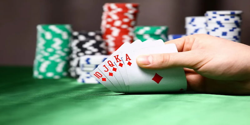 Royal Flush là tay bài mạnh nhất trong trò Poker